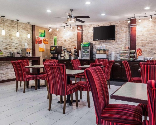 Quality Inn & Suites Des Moines Airport image 1