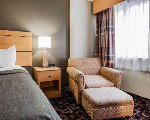 Quality Inn & Suites Des Moines Airport image 18