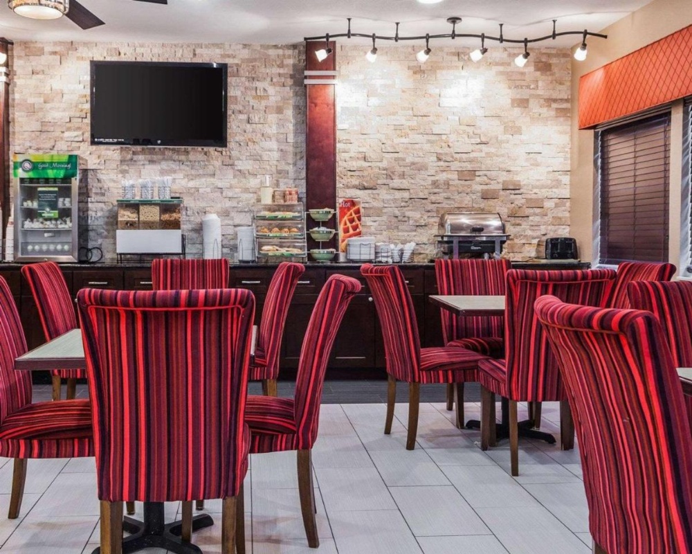 Quality Inn & Suites Des Moines Airport Image 19