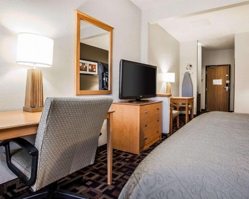 Quality Inn & Suites Des Moines Airport image 23