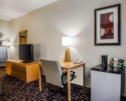 Quality Inn & Suites Des Moines Airport image 6