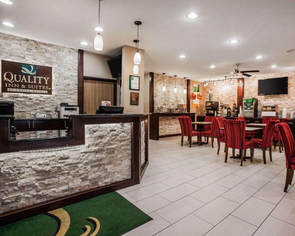 Quality Inn & Suites Des Moines Airport